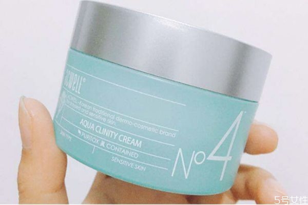 涂了面霜臉上搓泥怎么回事 涂面霜為什么會搓泥 涂了面霜臉上搓泥怎么回事 涂面霜為什么會搓泥