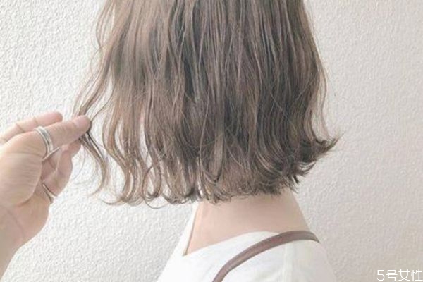 染發(fā)劑可以經(jīng)常用嗎 染發(fā)劑會導(dǎo)致脫發(fā)嗎 染發(fā)劑可以經(jīng)常用嗎 染發(fā)劑會導(dǎo)致脫發(fā)嗎