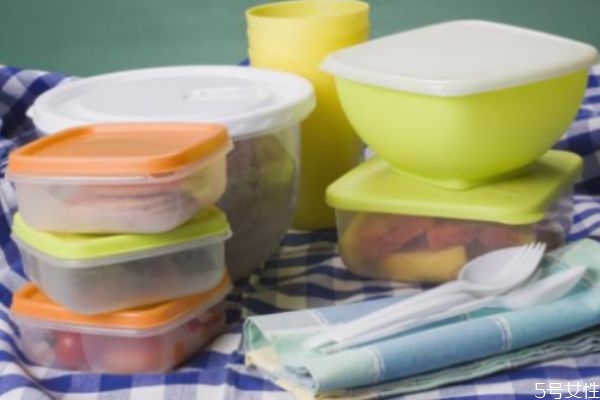 塑料碗可以放微波爐嗎 什么碗可以放微波爐加熱