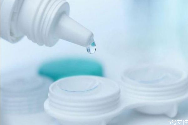 如何選擇隱形眼鏡護(hù)理液 隱形眼鏡護(hù)理液的重要性 如何選擇隱形眼鏡護(hù)理液 隱形眼鏡護(hù)理液的重要性