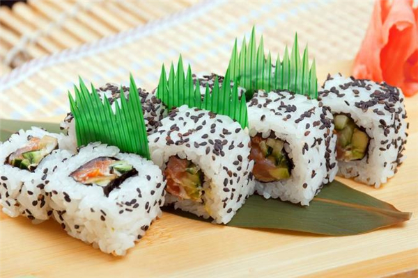 壽司和飯團(tuán)哪個(gè)更容易長(zhǎng)胖 一盒壽司熱量大概多少