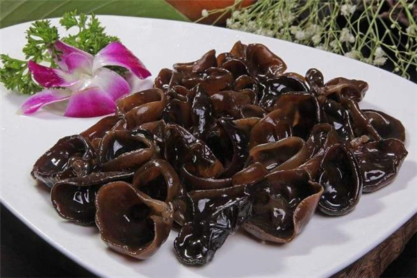 腌的木耳三天后能吃嗎 木耳放壞了是什么樣的 腌的木耳三天后能吃嗎 木耳放壞了是什么樣的