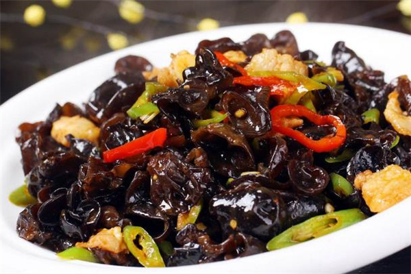 木耳要用開(kāi)水煮嗎 怎么看木耳有沒(méi)有熟 木耳要用開(kāi)水煮嗎 怎么看木耳有沒(méi)有熟