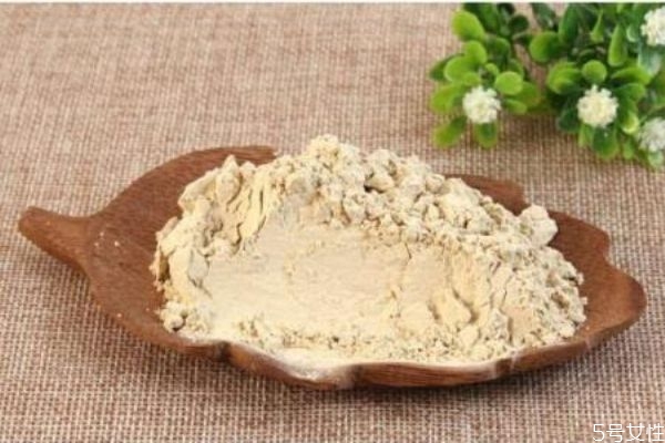 三七粉泡水會(huì)結(jié)塊嗎 三七粉泡水后有沉淀是怎么回事 三七粉泡水會(huì)結(jié)塊嗎 三七粉泡水后有沉淀是怎么回事