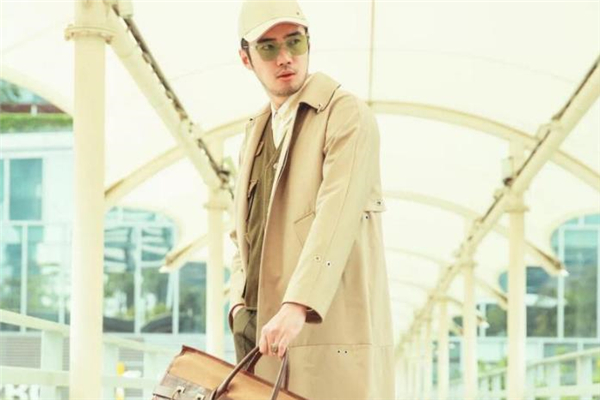 男生卡其色風衣怎么搭配 男生卡其色風衣搭配圖片