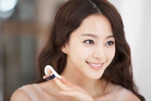 做好保濕皮膚就不會衰老嗎 抗老護(hù)膚品越貴越好嗎 做好保濕皮膚就不會衰老嗎 抗老護(hù)膚品越貴越好嗎