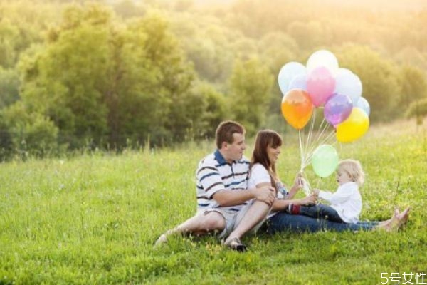 二婚時(shí)怎么看男人是不是真心愛你 如何知道是不是二婚 二婚時(shí)怎么看男人是不是真心愛你 如何知道是不是二婚