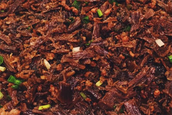 梅干菜有保質(zhì)期嗎 梅干菜有白色是發(fā)霉嗎 梅干菜有保質(zhì)期嗎 梅干菜有白色是發(fā)霉嗎