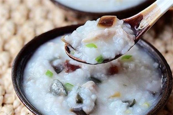 皮蛋瘦肉粥一次吃多少合適 皮蛋瘦肉粥多久吃一次 皮蛋瘦肉粥一次吃多少合適 皮蛋瘦肉粥多久吃一次