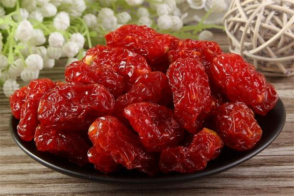 蜜餞和果脯的區(qū)別 蜜餞是怎么做出來(lái)的 蜜餞和果脯的區(qū)別 蜜餞是怎么做出來(lái)的