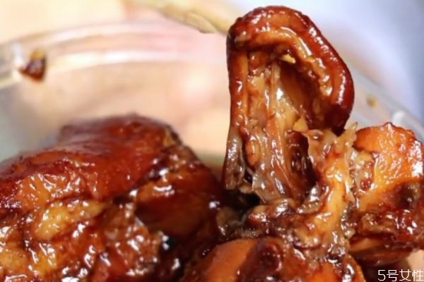 豬腳姜用的是什么豬腳 豬腳姜要放鹽嗎 豬腳姜用的是什么豬腳 豬腳姜要放鹽嗎