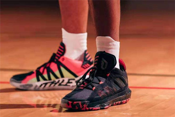 阿迪達斯利拉德6偏碼嗎 利拉德6耐磨嗎 阿迪達斯利拉德6偏碼嗎 利拉德6耐磨嗎