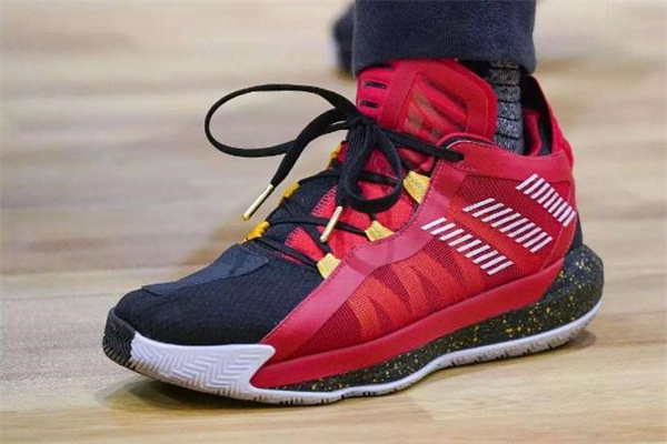 阿迪達(dá)斯利拉德6和哈登4哪個(gè)好 利拉德6和哈登4對比測評(píng)