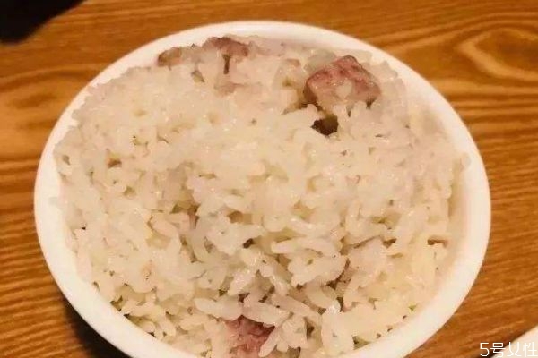 芋頭飯有什么營養(yǎng)價(jià)值 吃芋頭飯有什么好處 芋頭飯有什么營養(yǎng)價(jià)值 吃芋頭飯有什么好處