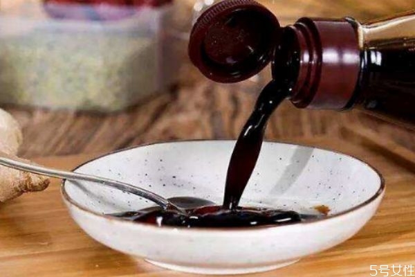 生抽和老抽有什么區(qū)別 生抽和老抽那個(gè)更好