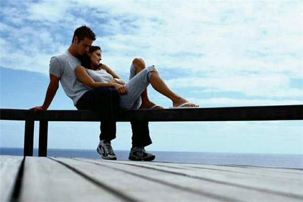 老公不愛我了該離婚嗎 老公不愛你的幾個(gè)表現(xiàn)