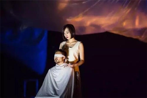 女生戀愛(ài)應(yīng)該有怎樣的態(tài)度 什么情況下女生不適合戀愛(ài)