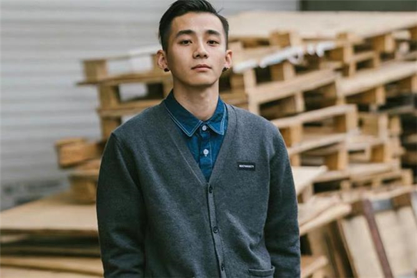 針織開衫配什么襯衫好看 針織開衫怎么搭配襯衫 針織開衫配什么襯衫好看 針織開衫怎么搭配襯衫