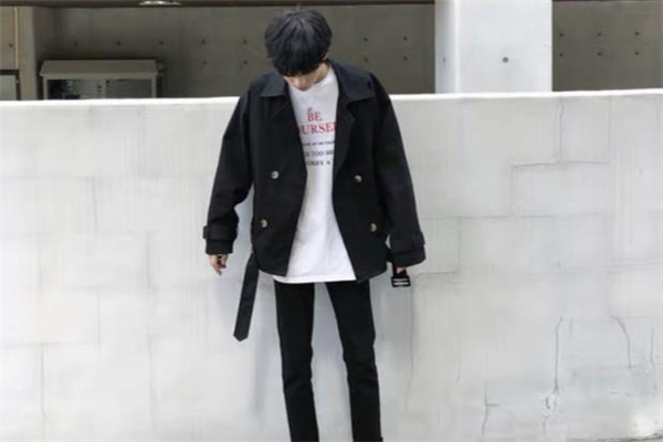 短款風衣什么顏色好看 短款風衣流行什么顏色