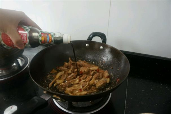 老抽吃多了會(huì)變黑嗎 老抽有色素嗎 老抽吃多了會(huì)變黑嗎 老抽有色素嗎