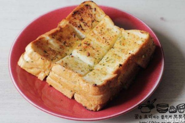 微波爐面包烤多久 微波爐面包怎么做 微波爐面包烤多久 微波爐面包怎么做