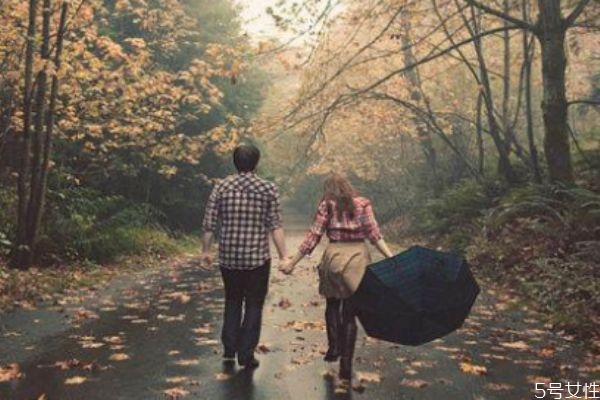 男人心里有你的表現(xiàn) 什么情況下說明男人心中有你 男人心里有你的表現(xiàn) 什么情況下說明男人心中有你