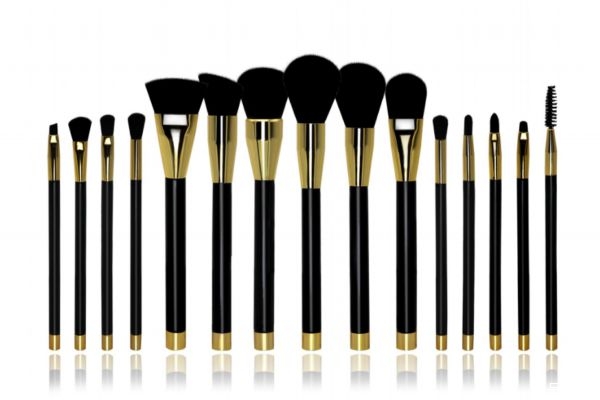 化妝刷變硬了怎么辦 化妝刷有保質期嗎