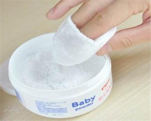 滑石粉在爽身粉中的作用 爽身粉有滑石粉好嗎 滑石粉在爽身粉中的作用 爽身粉有滑石粉好嗎