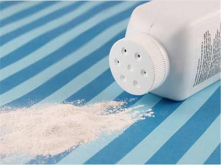 滑石粉在爽身粉中的作用 爽身粉有滑石粉好嗎 滑石粉在爽身粉中的作用 爽身粉有滑石粉好嗎