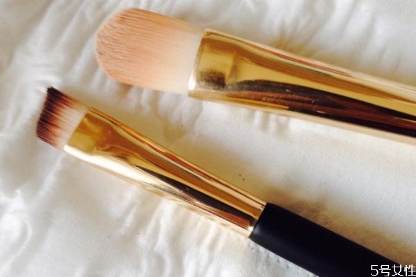 化妝刷刷毛越軟越好嗎 化妝刷毛毛炸開了怎么辦 化妝刷刷毛越軟越好嗎 化妝刷毛毛炸開了怎么辦