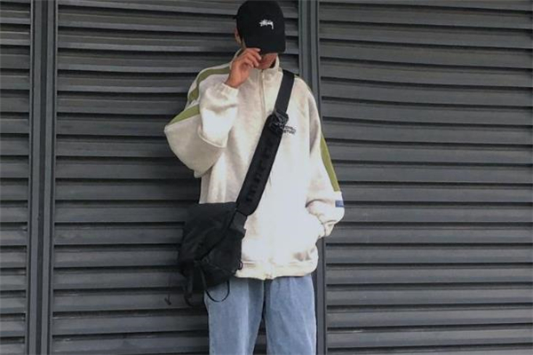 棒球夾克什么顏色好看 棒球夾克流行什么顏色 棒球夾克什么顏色好看 棒球夾克流行什么顏色