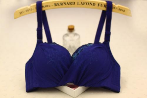 不穿內(nèi)衣胸會下垂嗎 胸小可以不穿內(nèi)衣嗎 不穿內(nèi)衣胸會下垂嗎 胸小可以不穿內(nèi)衣嗎