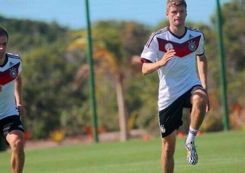 肌肉腿適合做高抬腿嗎 高抬腿能瘦大腿嗎 肌肉腿適合做高抬腿嗎 高抬腿能瘦大腿嗎