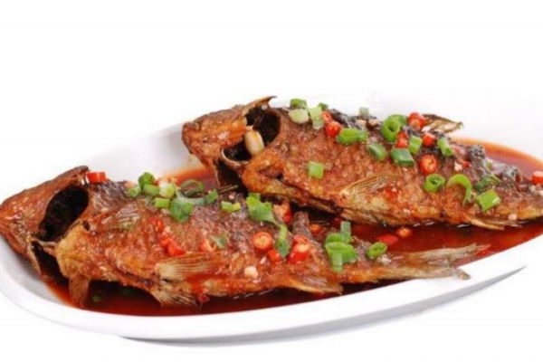紅燒鯽魚怎么做好吃 紅燒鯽魚的簡(jiǎn)單做法