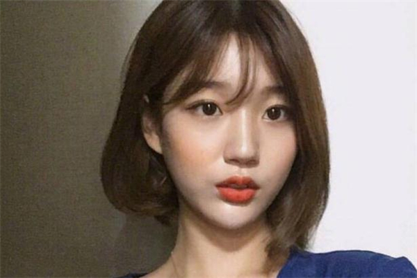 空氣劉海怎么防風(fēng)吹 空氣劉海吹好后需要定型嗎 空氣劉海怎么防風(fēng)吹 空氣劉海吹好后需要定型嗎