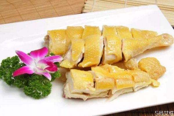 白切雞怎么做好吃 白切雞的簡(jiǎn)單做法