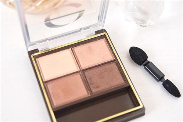 excel眼影哪個色好看 excel眼影怎么畫好看 excel眼影哪個色好看 excel眼影怎么畫好看