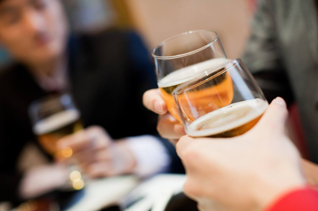 老婆經(jīng)常出去應(yīng)酬怎么辦 老婆經(jīng)常出去應(yīng)酬要相信她嗎 老婆經(jīng)常出去應(yīng)酬怎么辦 老婆經(jīng)常出去應(yīng)酬要相信她嗎