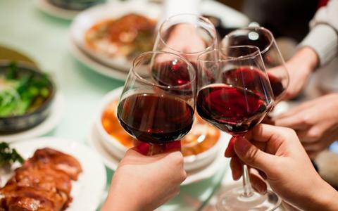 老婆經(jīng)常出去應(yīng)酬怎么辦 老婆經(jīng)常出去應(yīng)酬要相信她嗎 老婆經(jīng)常出去應(yīng)酬怎么辦 老婆經(jīng)常出去應(yīng)酬要相信她嗎