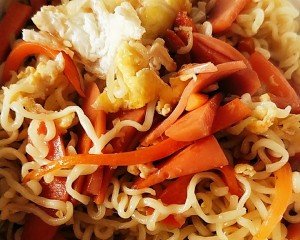 炒方便面鹽包什么時(shí)候放 炒方便面放蔬菜包有營養(yǎng)嗎 炒方便面鹽包什么時(shí)候放 炒方便面放蔬菜包有營養(yǎng)嗎