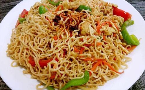 炒方便面很黏怎么辦 吃炒方便面會(huì)長胖嗎 炒方便面很黏怎么辦 吃炒方便面會(huì)長胖嗎