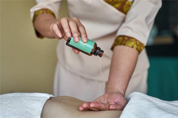 精油按摩減肥靠譜嗎 精油按摩減肥對身體有傷害嗎 精油按摩減肥靠譜嗎 精油按摩減肥對身體有傷害嗎