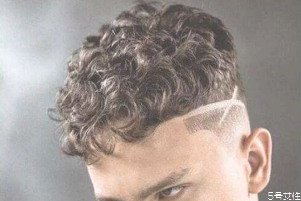 定型水上多長(zhǎng)時(shí)間 定型噴霧一次噴多少 定型水上多長(zhǎng)時(shí)間 定型噴霧一次噴多少