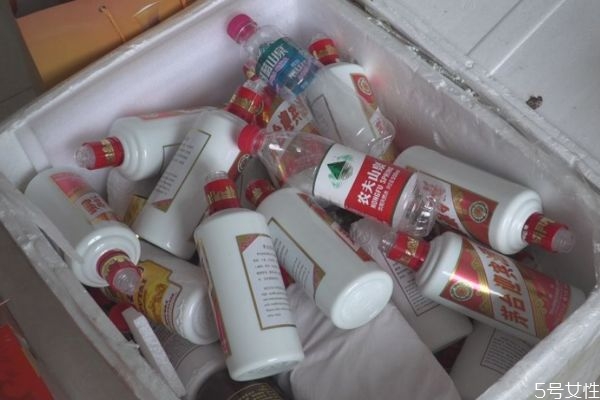 喝到假酒會(huì)怎么樣 喝假酒的危害