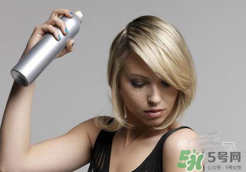 啫喱水和發(fā)蠟?zāi)膫€好？啫喱水和發(fā)蠟的區(qū)別