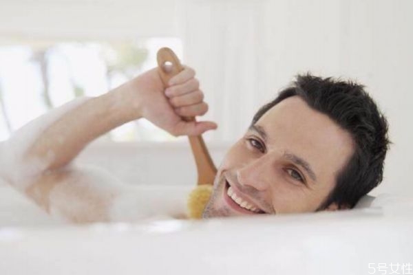 冷水洗澡會發(fā)燒嗎 冷水洗澡的禁忌