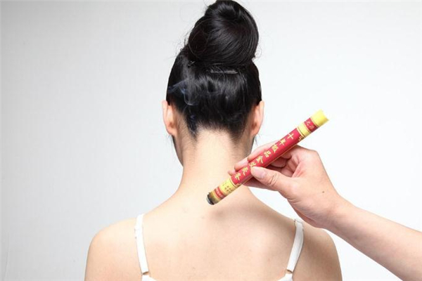 艾灸減肥效果怎么樣 艾灸減肥灸哪里 艾灸減肥效果怎么樣 艾灸減肥灸哪里