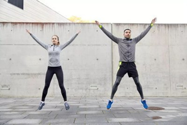 開合跳的動作要領(lǐng) 開合跳的正確做法 開合跳的動作要領(lǐng) 開合跳的正確做法