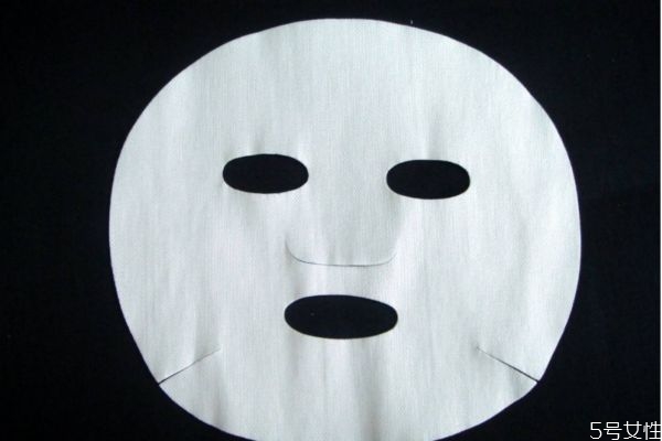 面膜變黃是怎么造成的 為什么面膜會變黃 面膜變黃是怎么造成的 為什么面膜會變黃