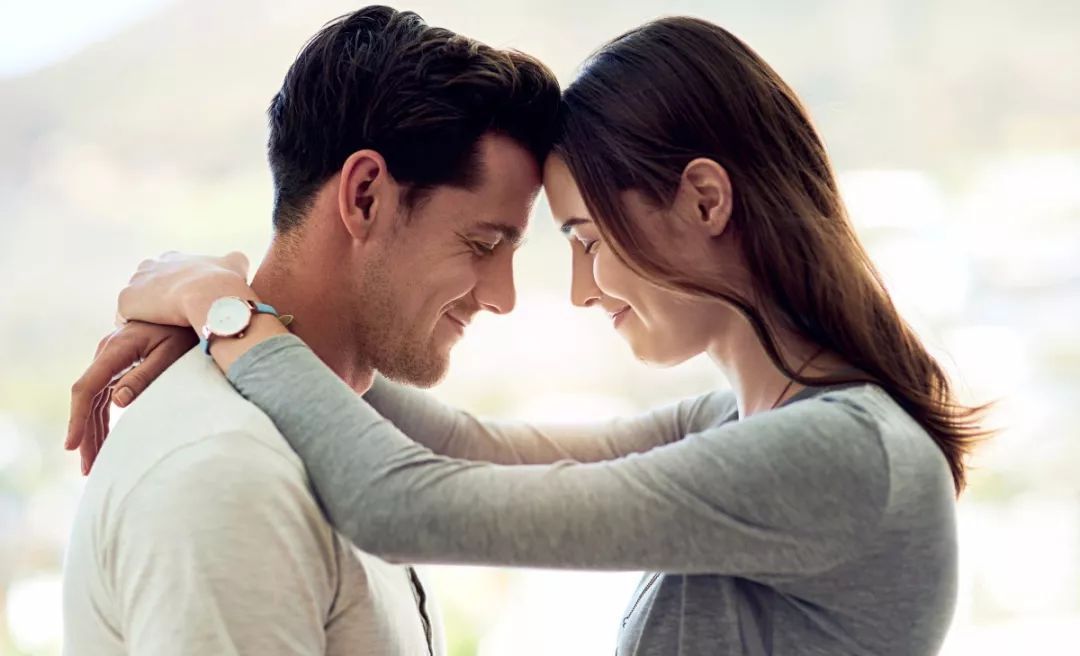 男人會(huì)隨便給人夾菜 男人給女人夾菜是什么意思 男人會(huì)隨便給人夾菜 男人給女人夾菜是什么意思